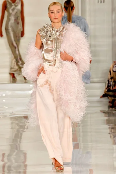 Look 32
